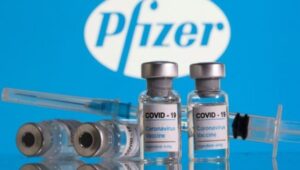 Via libera di FDA al vaccino Pfizer negli USA