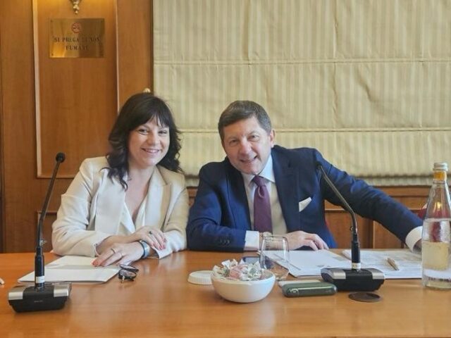 Federalismo - tavola rotonda - Emanuela Fancelli con Andrea Pancani di La7 - stati uniti di italia